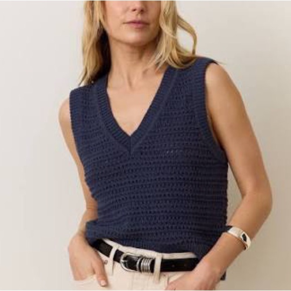 Marine Layer Montecito Crochet Sweater Vest in Navy Size Small
